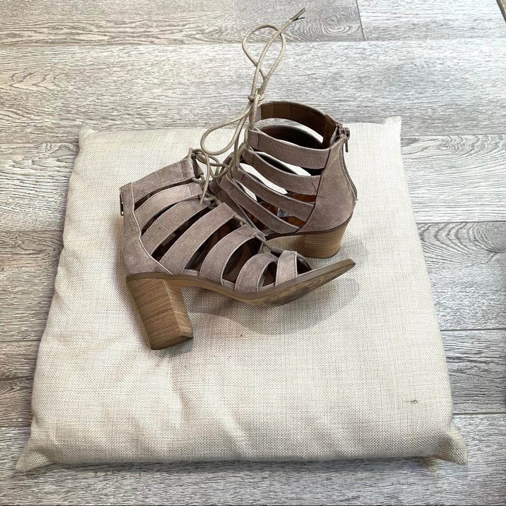 Steve Madden Dayyna Suede Sandals 👡
